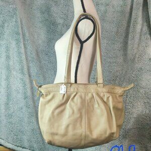 stone mountain tan shoulder bag in good condition